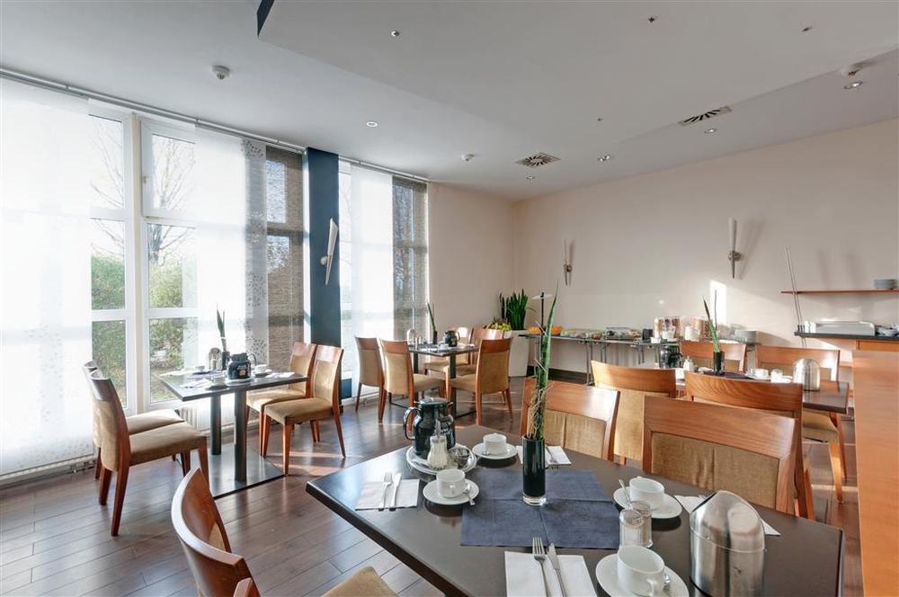 Отель Courtyard By Marriott Дортмунд Ресторан фото